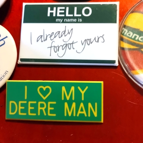 Huge lot of vintage pinback buttons - Picture 2 of 8